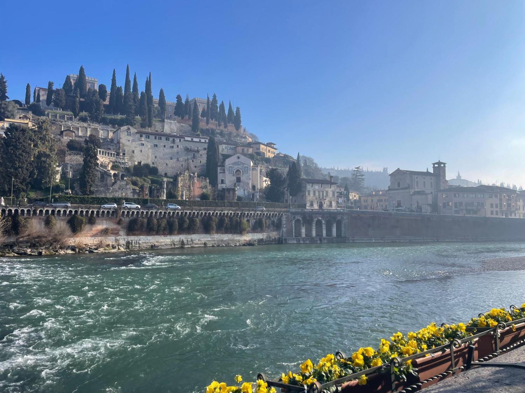 Primavera Al Teatro Romano Verona Kültér fotó